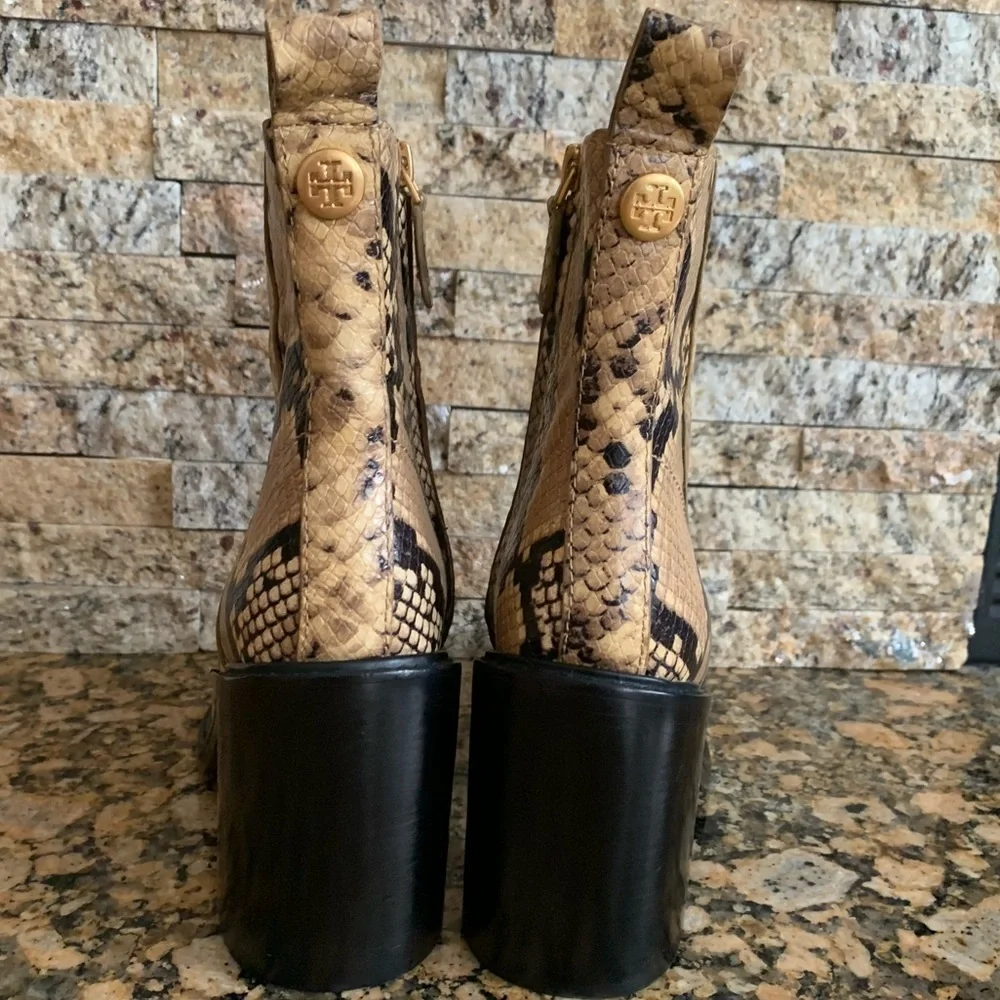 Tory Burch Heeled Ankle Boot Stamped Snake Printed Leather Pale Desert Roccia